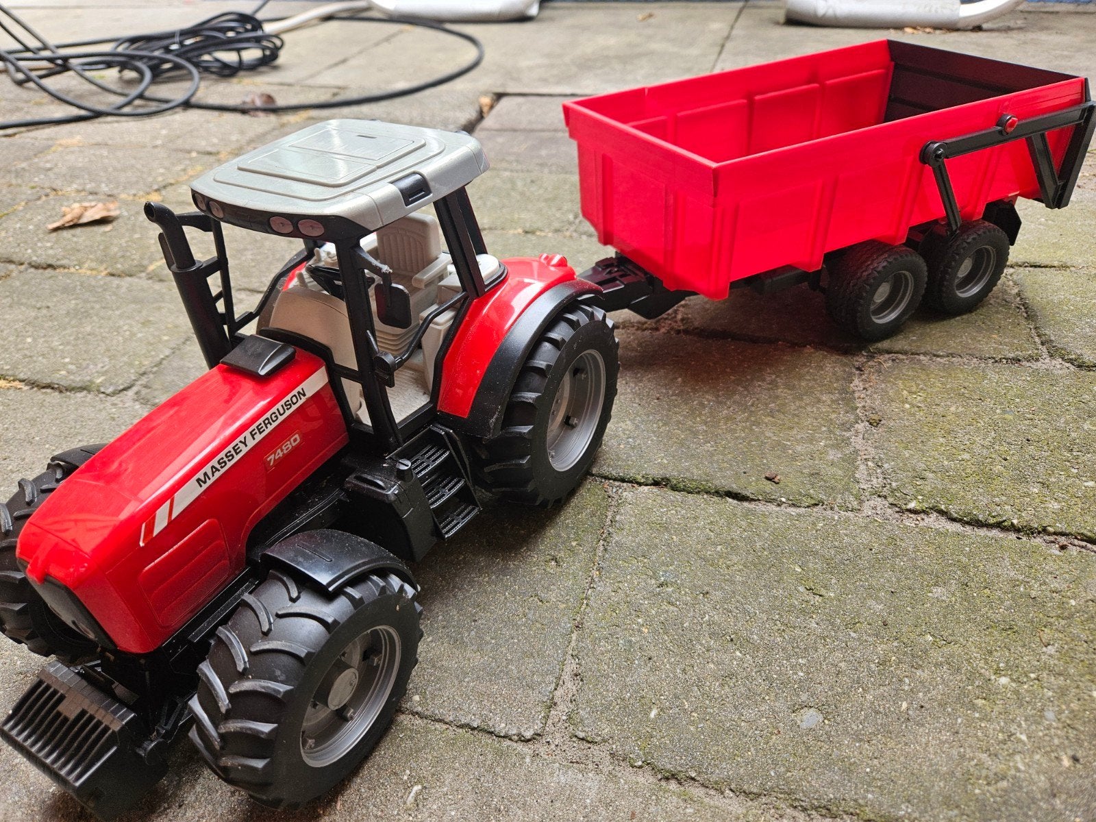 Bruder Massey Ferguson 7480 rode tractor met kiepwagen, Ophalen, Gebruikt