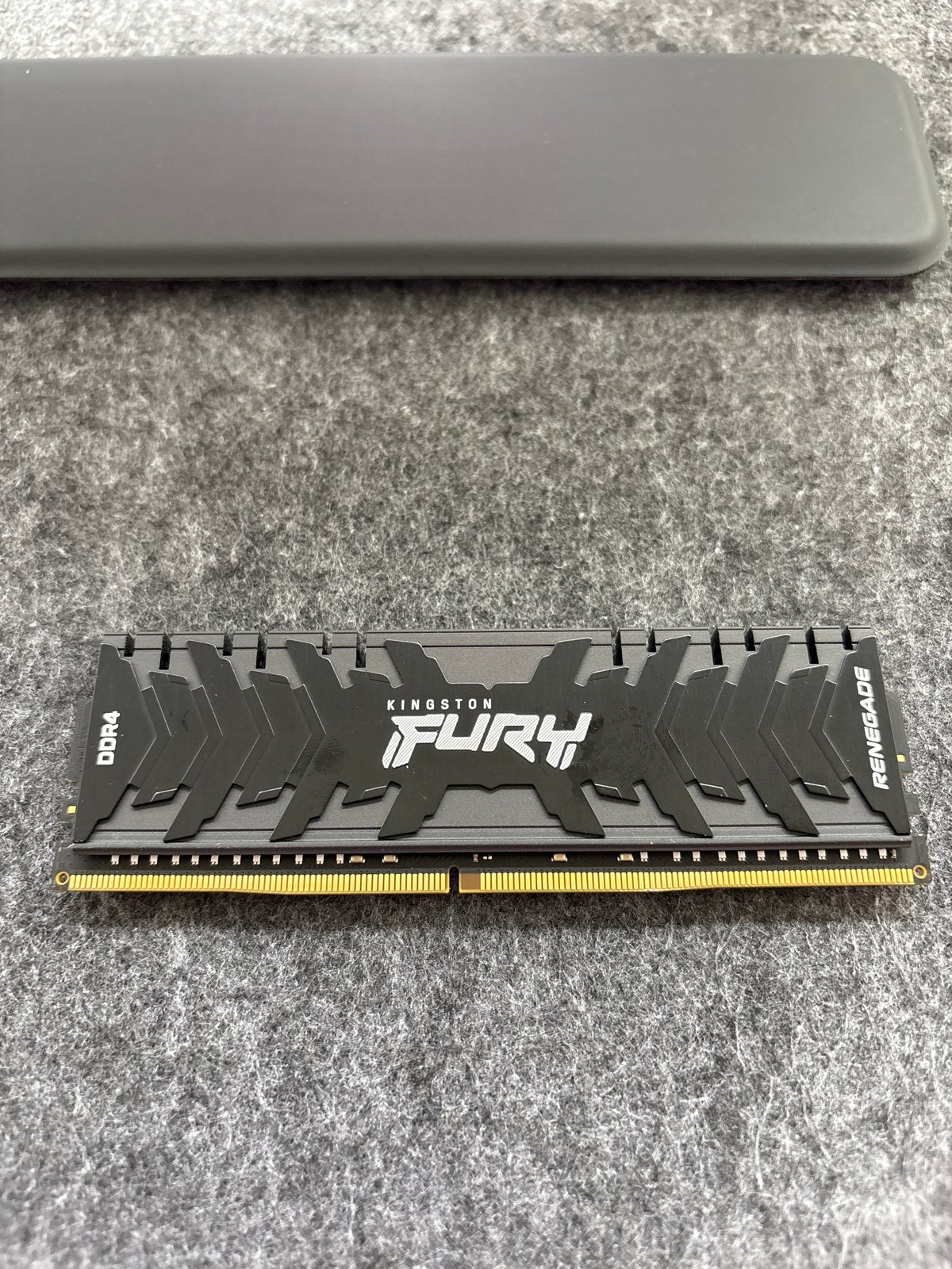 Kingston FURY Renegade DDR4 16GB (1x16GB) 4366MHz RAM, Computers en Software, RAM geheugen, 32 GB, Server, DDR4, Ophalen of Verzenden
