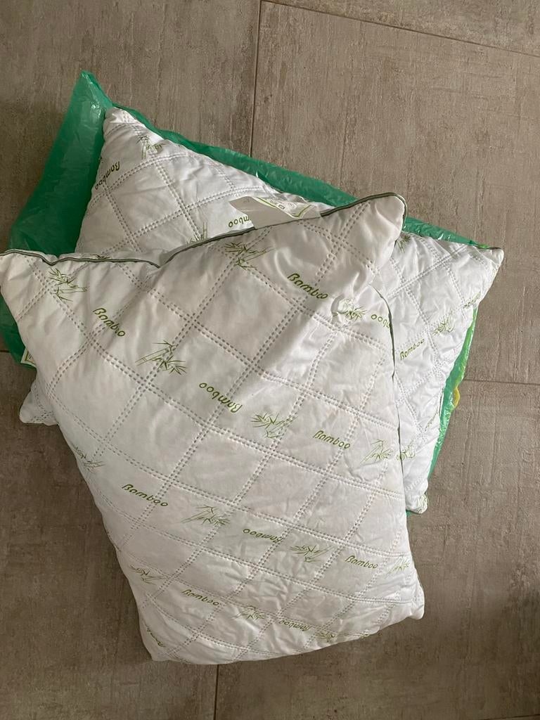 2 Bamboo hoofdkussens, Eenpersoons, Wit, Ophalen of Verzenden, Zo goed als nieuw
