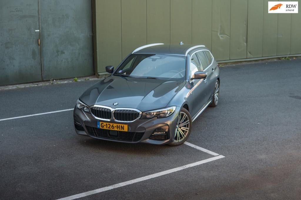 BMW 3-serie Touring 330i M Sport l alcantara l H&K l ACC l T, 1998 cc, Achterwielaandrijving, Gebruikt, Euro 6
