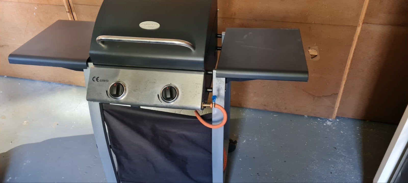Mooie gasbarbecue met 2 branders en zijtafels, Ophalen, Gebruikt, Onbekend