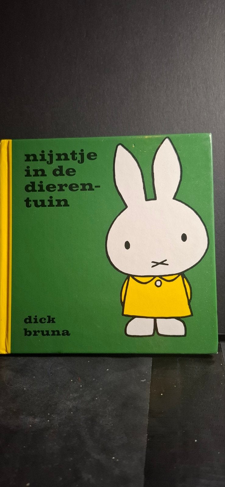Nijntje in de dierentuin - Dick Bruna Gouden Boekje, Voorleesboek, Jongen of Meisje, Ophalen of Verzenden, Zo goed als nieuw