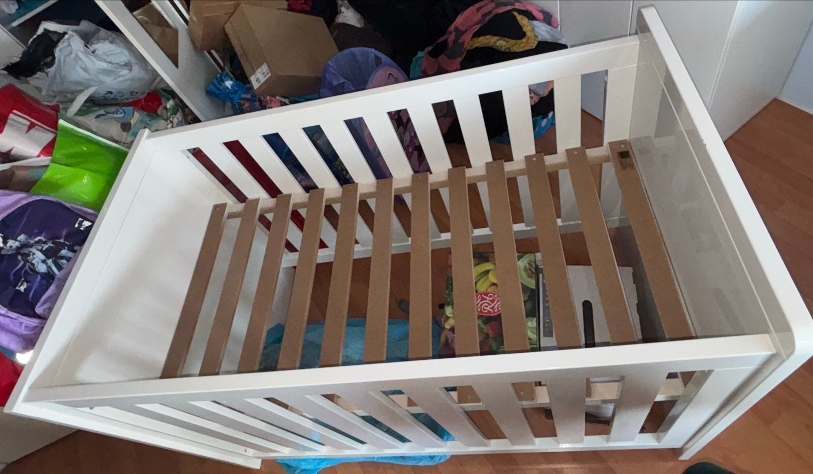 Wit babybedje met lattenbodem en matras, Ophalen, Gebruikt, 70 tot 85 cm, 140 tot 160 cm