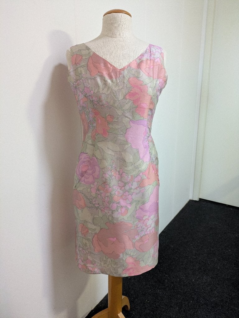 Zijden vintage jurkje maat M, Kleding | Dames, Maat 38/40 (M), Ophalen of Verzenden, Knielengte, Roze