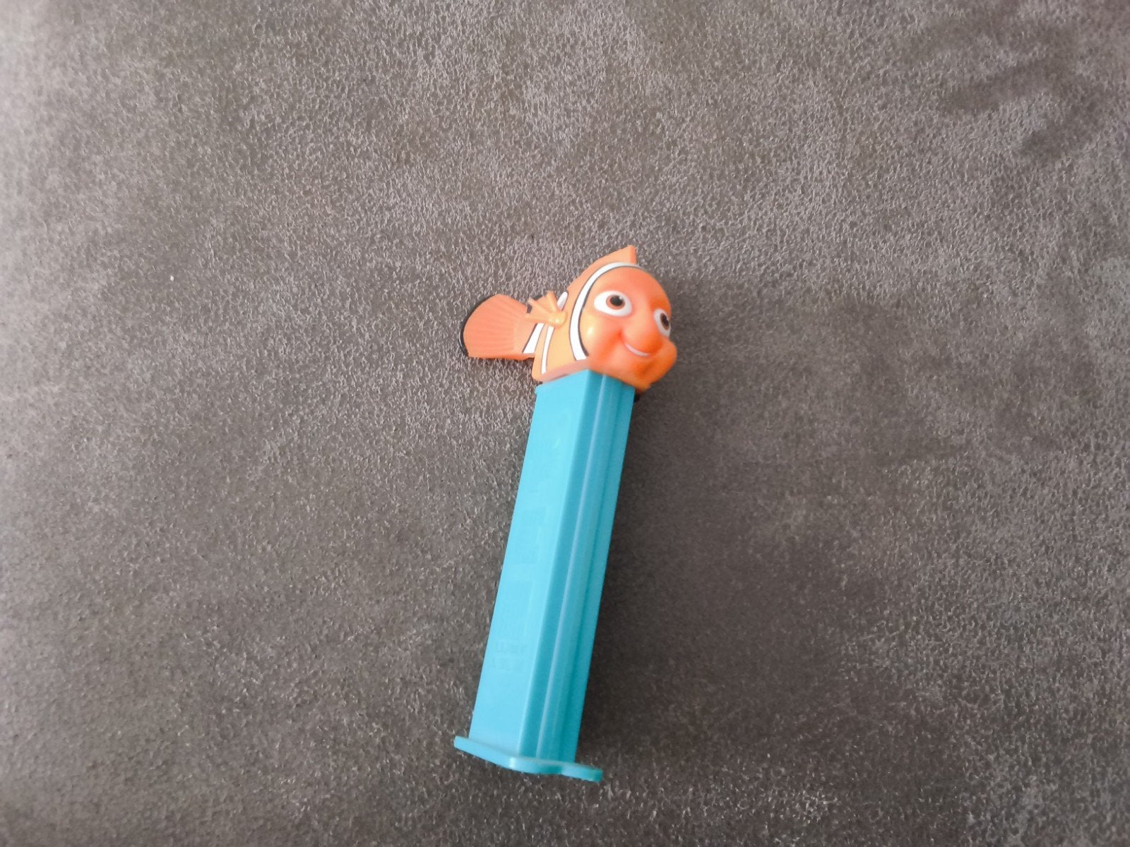 Pez dispenser Finding Nemo - Clownvisje, Verzamelen, Poppetjes en Figuurtjes, Ophalen of Verzenden, Gebruikt