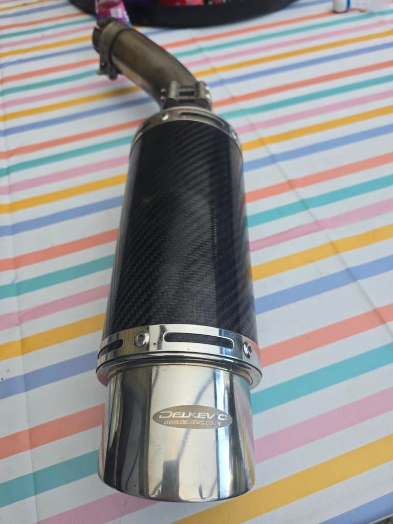 Delkevic Carbon Slip-on Uitlaat - Diep Geluid, Motoren, Ophalen of Verzenden, Gebruikt