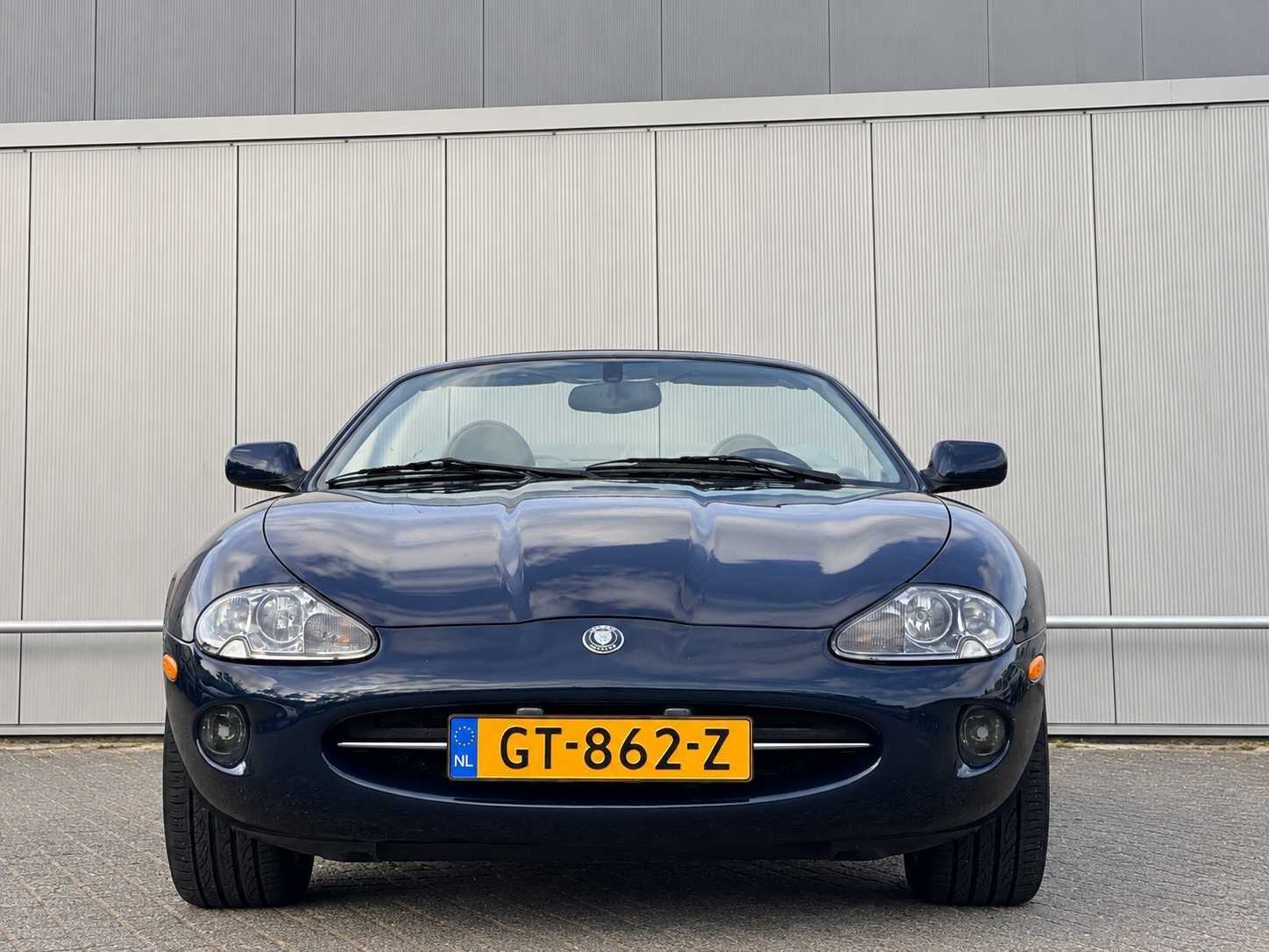 2000 Jaguar XK8 4.0 V8 Convertible Personenauto, foto 2