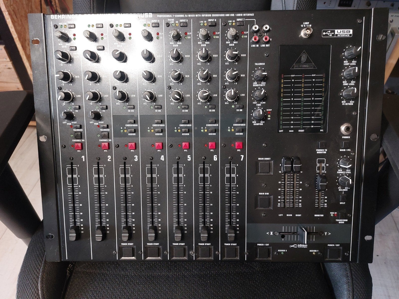 Behringer DX2000 USB, Ophalen