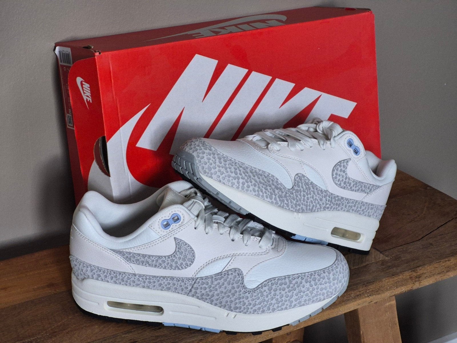 Nike Air Max 1 Safari Summit White 38.5, Wit, Nieuw, Ophalen of Verzenden, Sneakers of Gympen