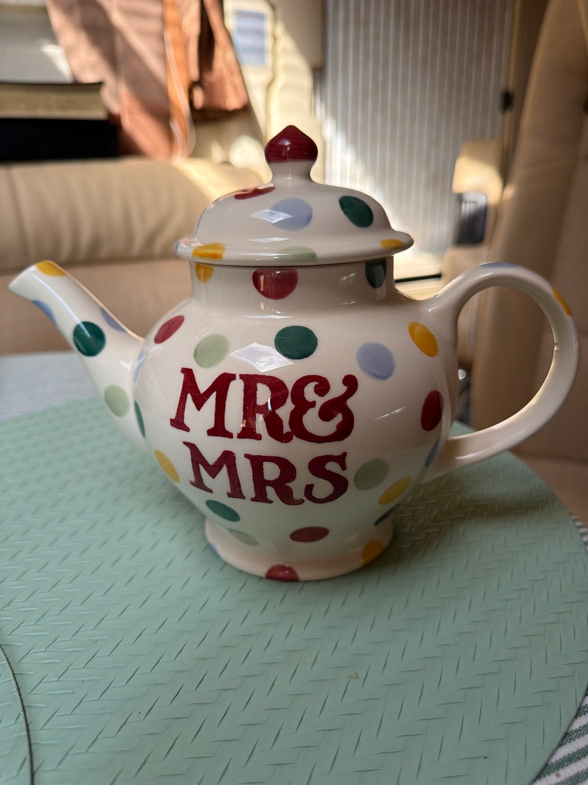 Emma Bridgewater Mr & Mrs Polkadot Theepot - 4 cups, Theepot/fluitketel, Ophalen of Verzenden, Zo goed als nieuw, Steen/keramiek