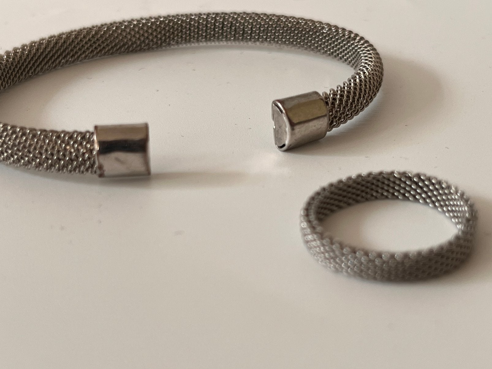 Zilverkleurige mesh armband en bijpassende ring, Ophalen of Verzenden, Zo goed als nieuw