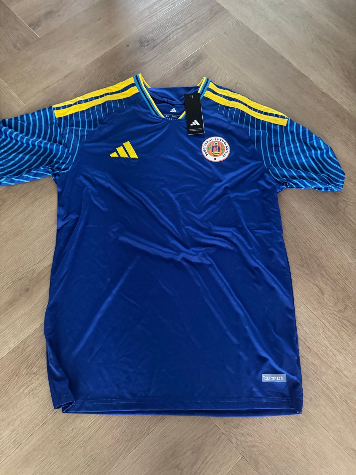 Adidas curaçao Voetbalshirt - Maat XL - Nieuw met labels, Sport en Fitness, Voetbal, Maat XL, Ophalen of Verzenden, Nieuw, Shirt