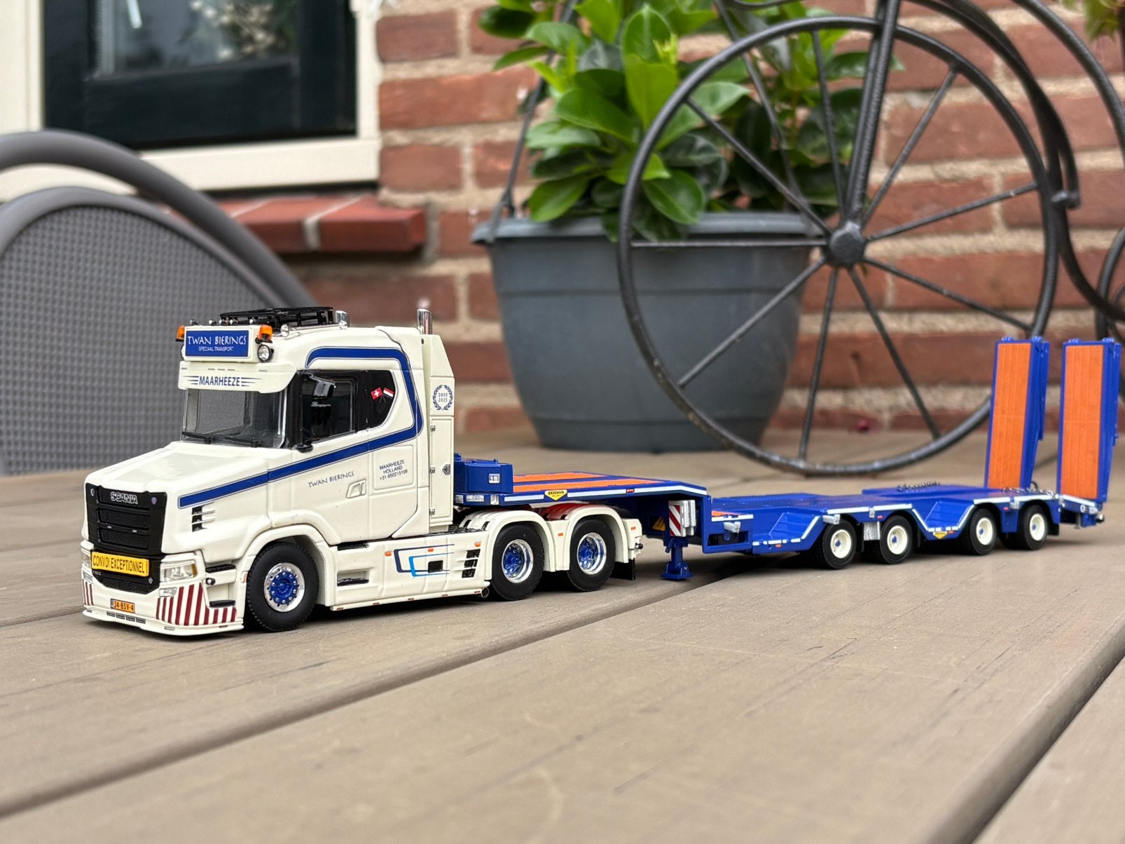 TWAN BIERINGS met wheel well semi lowloader 4 asser, Ophalen of Verzenden, Zo goed als nieuw, Bus of Vrachtwagen, Wsi