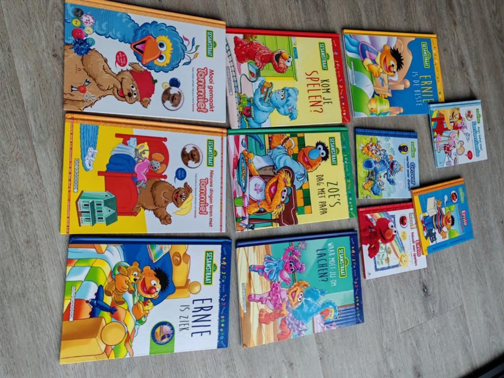 Grote collectie Sesamstraat boeken - Diverse verhalen, Boeken, Gelezen, Fictie algemeen, Jongen of Meisje, Ophalen of Verzenden