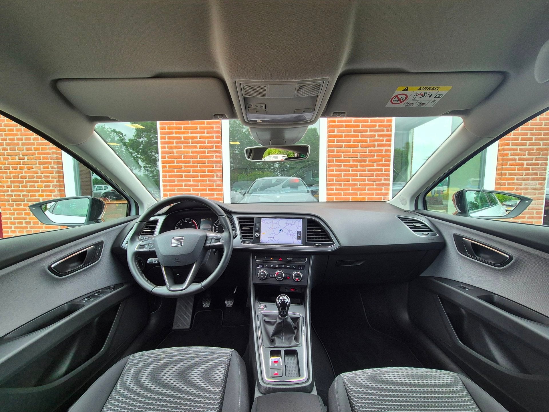 Seat Leon 1.0 EcoTSI Style Business Intense 116PK 5drs clima, Auto's, Dealer onderhouden, Stof, Gebruikt, Euro 6
