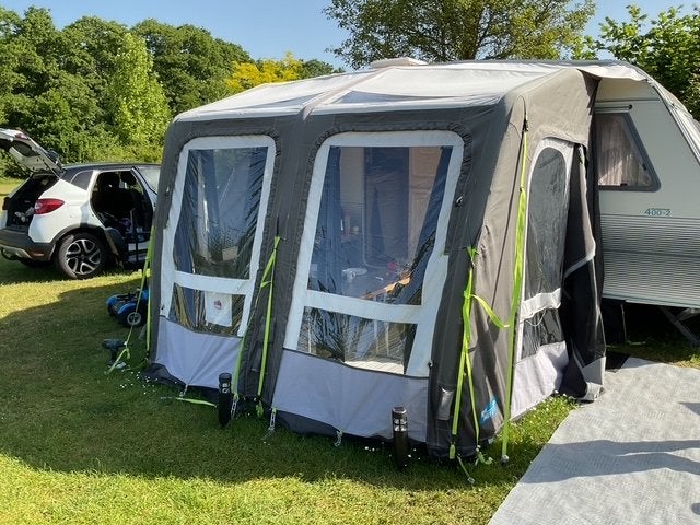 Kampa Rally Air Pro 260 opblaasbare voortent + vloerkleed, Ophalen, Zo goed als nieuw, Ten Cate All Season 240g/m2, Kampa Dometic
