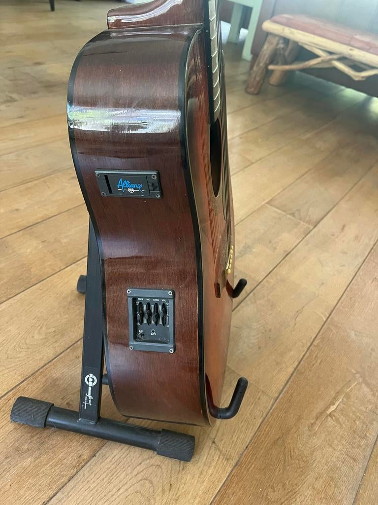 Alliance VP Westerngitaar met element, Muziek en Instrumenten, Snaarinstrumenten | Gitaren | Akoestisch, Ophalen, Gebruikt, Western- of Steelstringgitaar