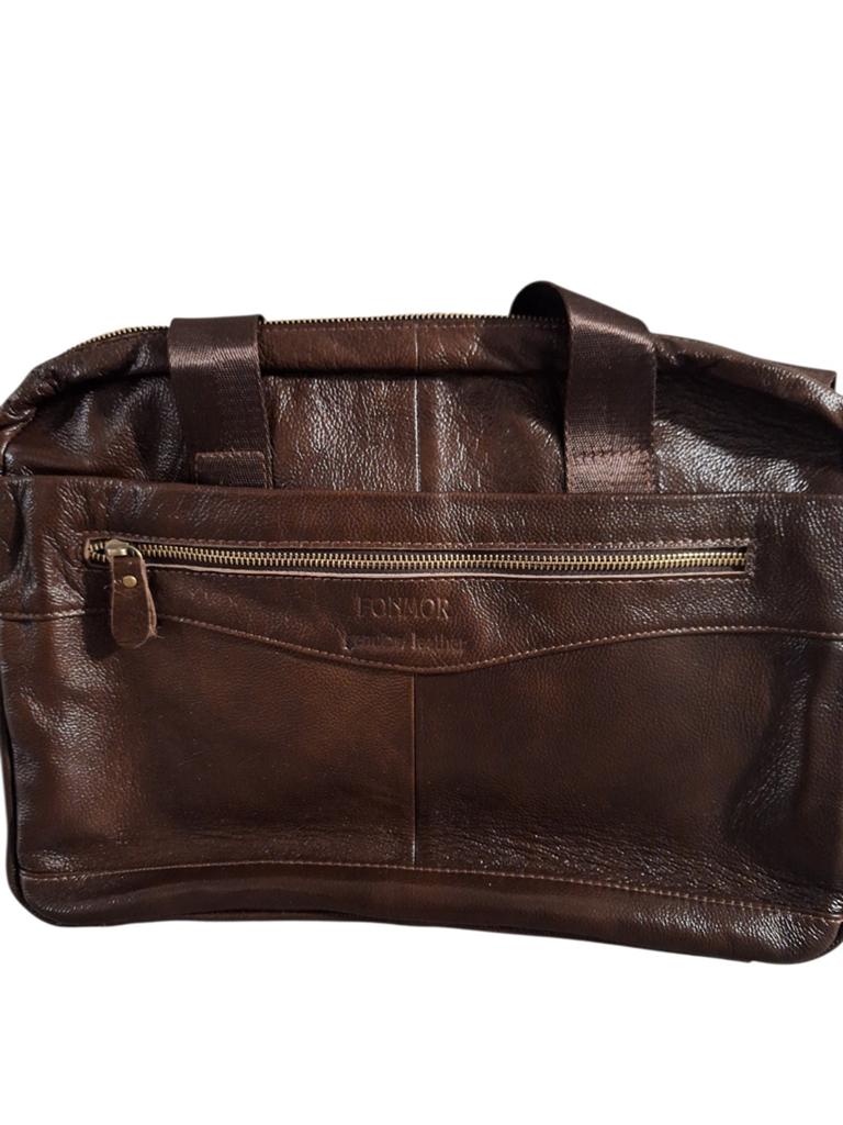 Te koop: FONMOR (laptop) leren tas., Computers en Software, Laptoptassen, Ophalen of Verzenden, 15 inch, Zo goed als nieuw, Aktetas