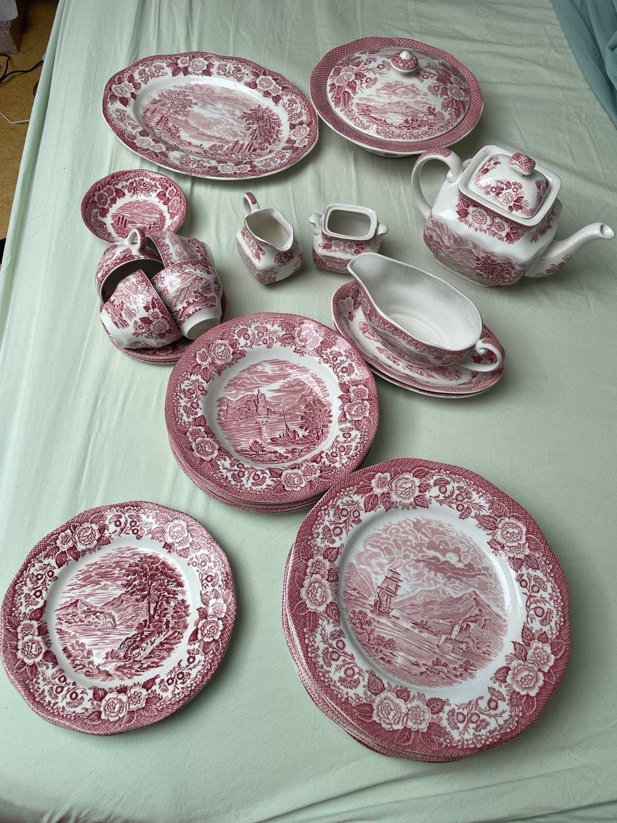 Wedgwood "Lochs of Scotland" servies, Huis en Inrichting, Keuken | Servies, Gebruikt, Compleet servies, Keramiek, Ophalen
