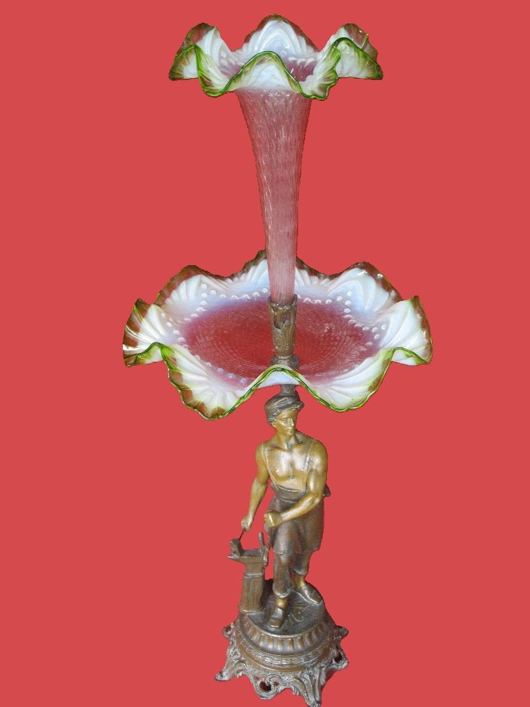 vaasVictoriaanse vaas soliflore op apart voetstuk (smid)., Antiek en Kunst, Ophalen