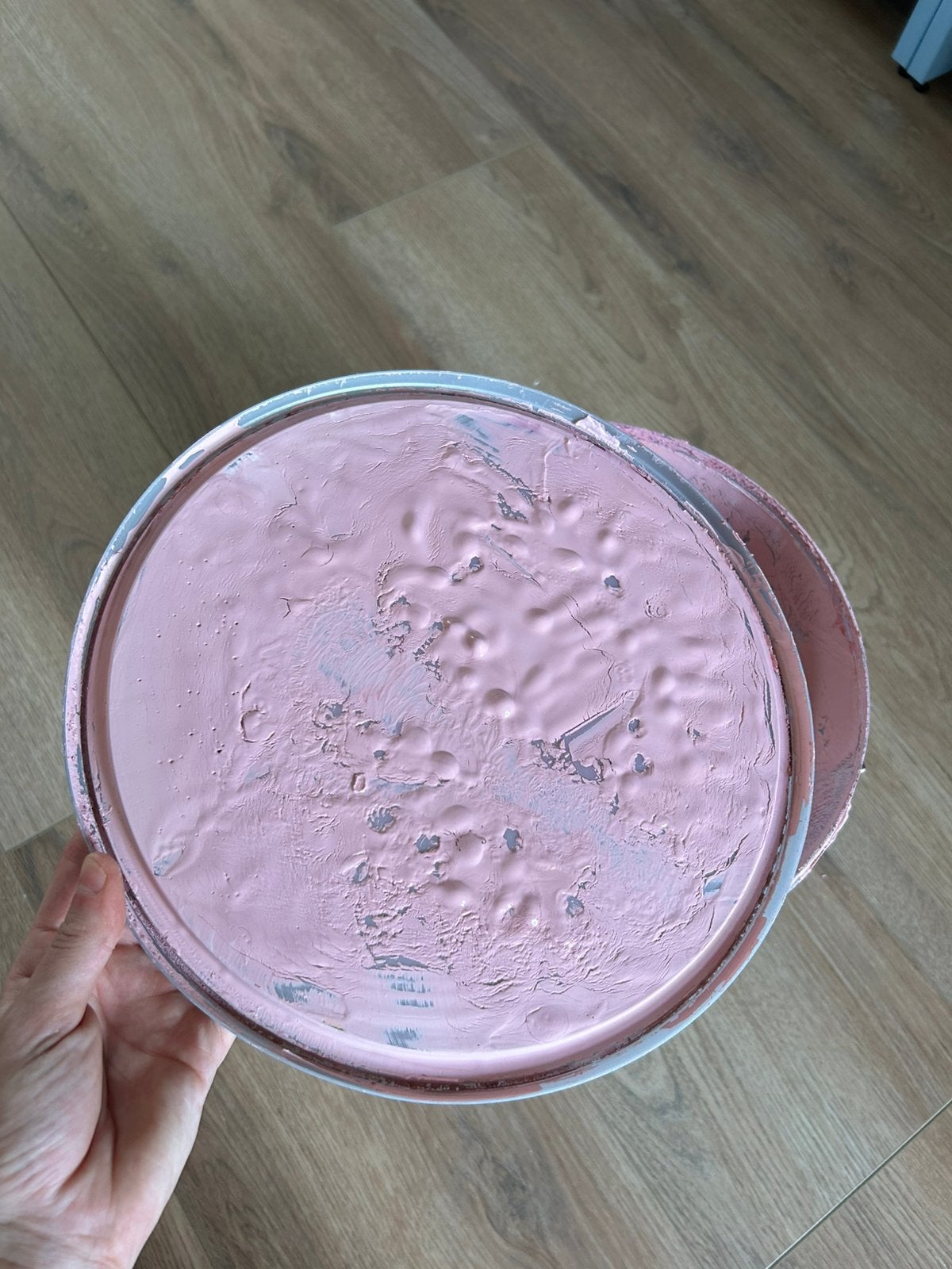 Muurverf binnen roze, Ophalen, Zo goed als nieuw, Roze