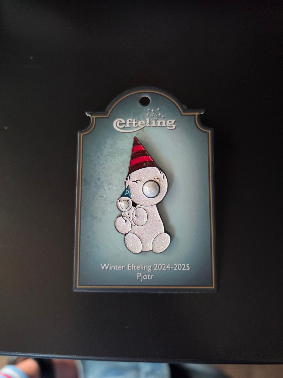 Efteling Winter Pjotr Pin 2024-2025, Verzamelen, Verzenden, Nieuw, Button of Speldje