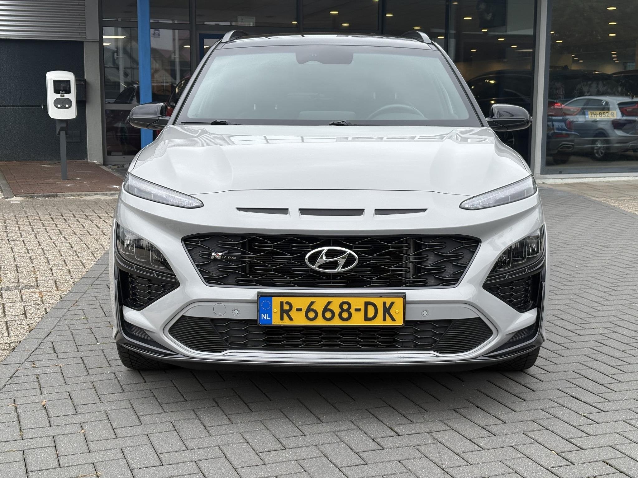 Hyundai Kona 1.0 T-GDI N Line | Trekhaak | Stoelventilatie &, Auto's, Voorwielaandrijving, Dealer onderhouden, Gebruikt, Euro 6