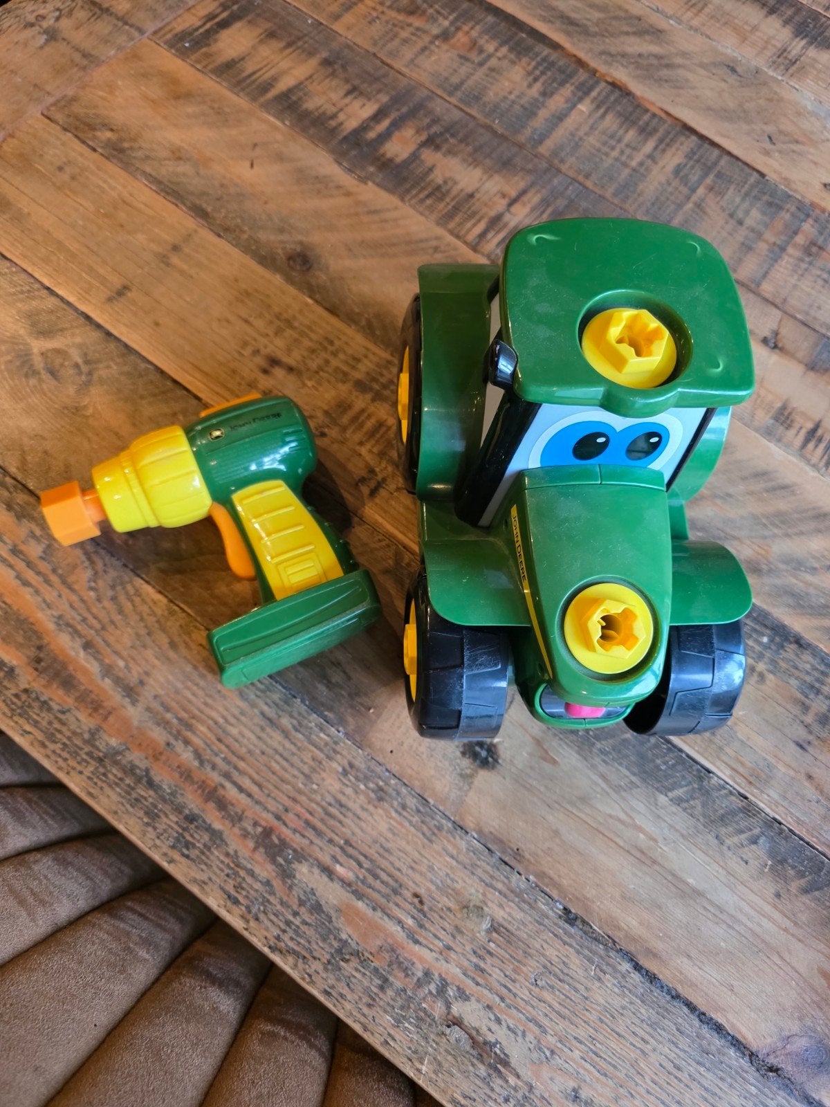 Johnnie Tractor met schroevendraaier, gebruikt en compleet, Kinderen en Baby's, Speelgoed | Speelgoedvoertuigen, Ophalen of Verzenden