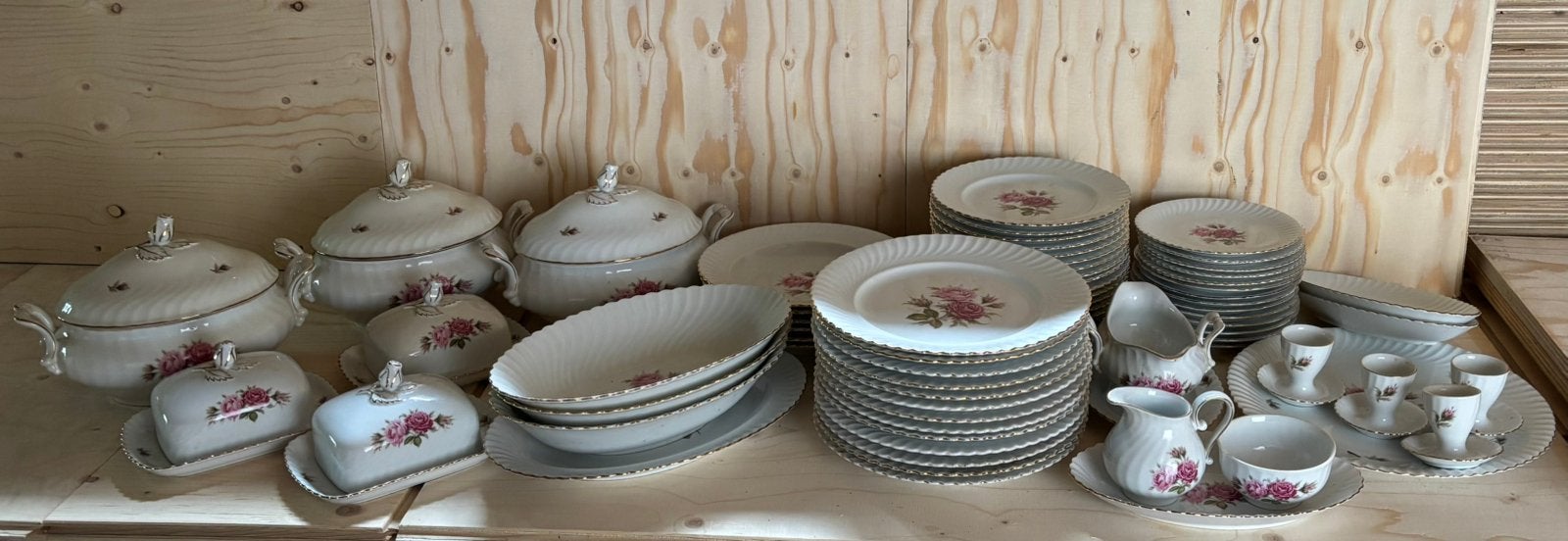 Antiek Kaiser Moosrose servies Zeer compleet, Ophalen