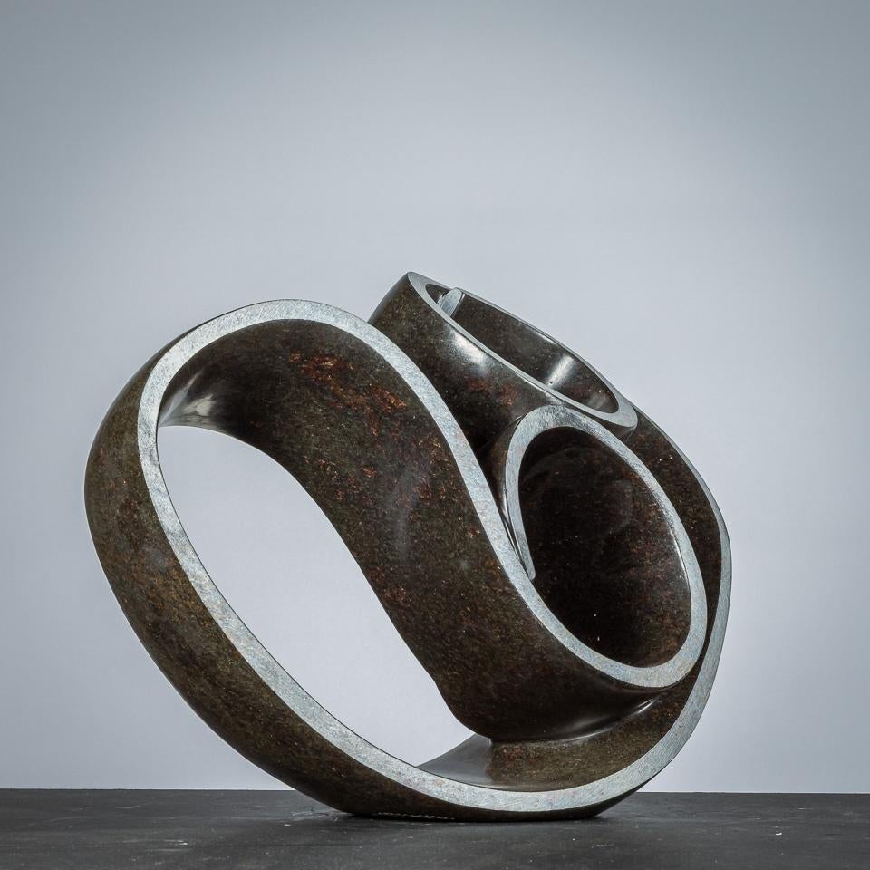 J.van Ruhodzi - beeld loving heart, Antiek en Kunst, Kunst | Niet-Westerse kunst, Ophalen of Verzenden