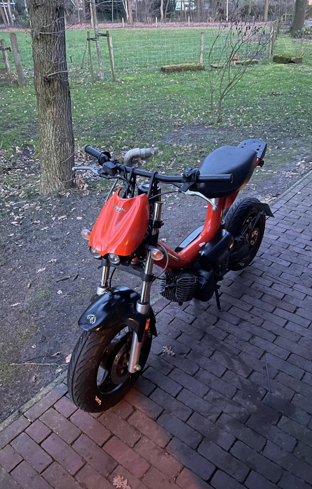 Tomos funtastic 50cc project 300€ zsm ophalen!, Ophalen, Gebruikt, Maximaal 45 km/u, 2 versnellingen