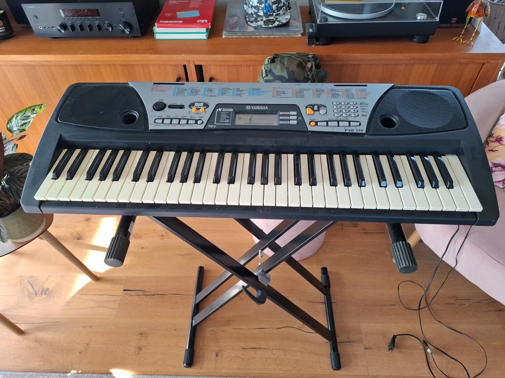 Yamaha PSR-175 Keyboard + Standaard – Werkt goed!, Ophalen, Yamaha, Met standaard, 61 toetsen