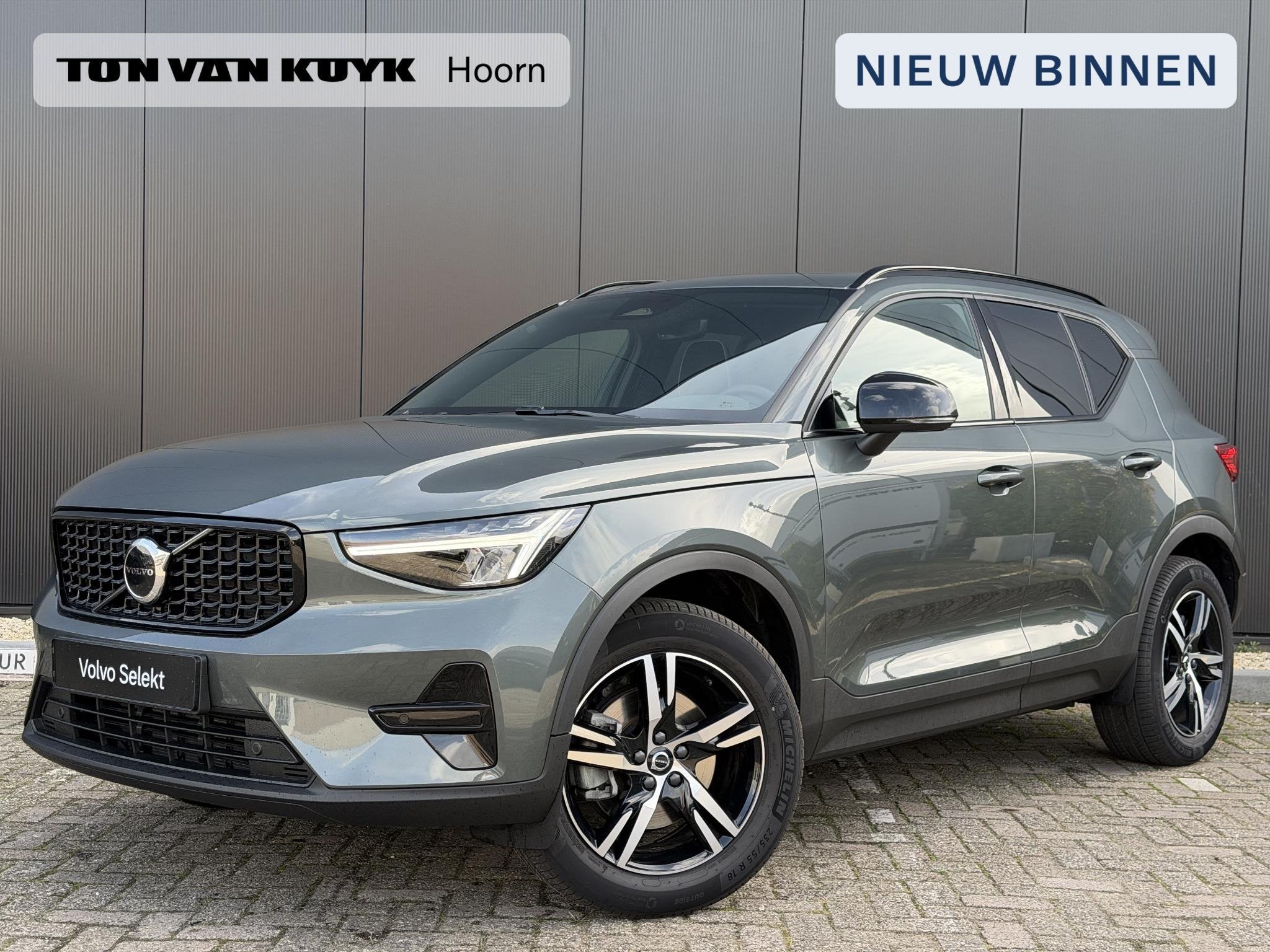 Volvo XC40 2.0 B4 Plus Dark Elektr. stoelverstelling / Harma