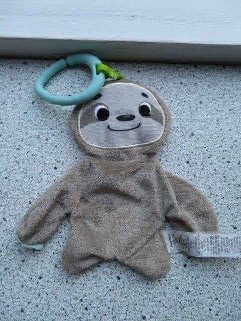 Knuffeldoekje Luiaard merk Fisher Price met buggyklem, Ophalen of Verzenden, Zo goed als nieuw, Beige, Met label