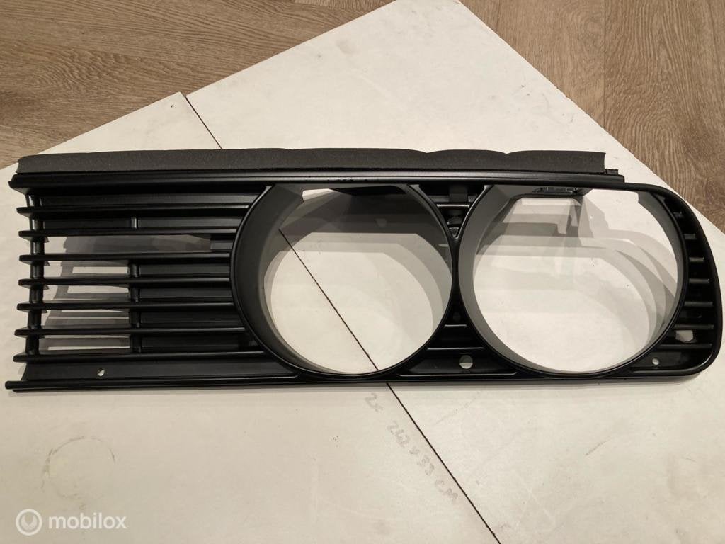 Grill links of rechts origineel BMW 3-serie E30 ('83-'92), Auto-onderdelen, Carrosserie en Plaatwerk, Nieuw, Ophalen of Verzenden