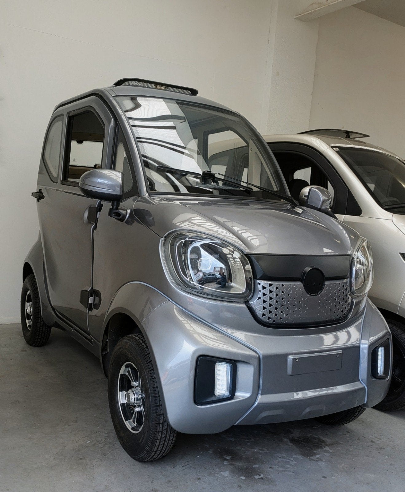 Luxe overdekte scootmobiel Rijbewijs vrij 100AH lithium batt, Zo goed als nieuw, 16 km/u of meer, 46 km of meer, Ophalen