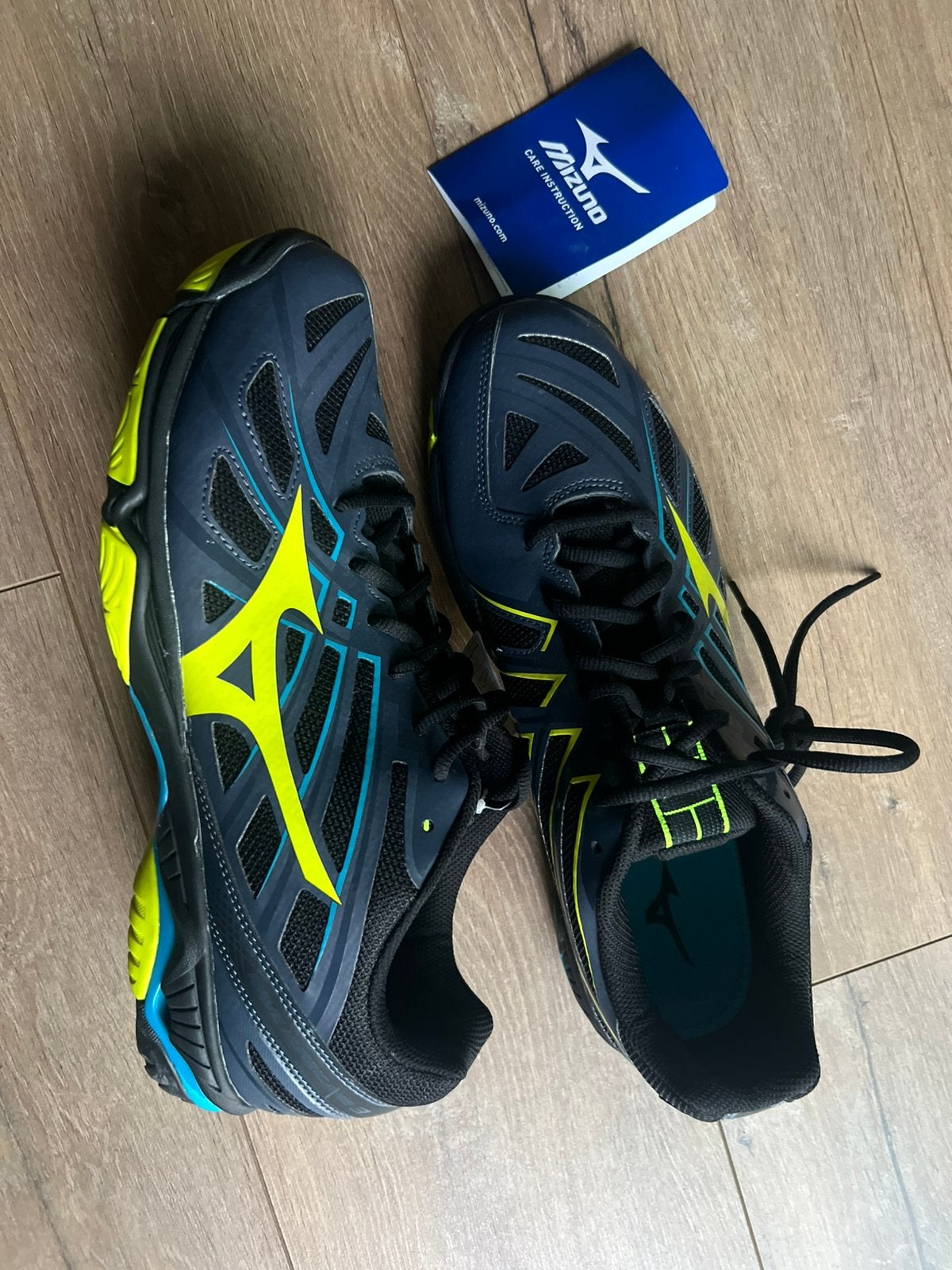 Nieuw!! Mizuno wave hurricane 3 heren schoenen maat 44.5, Overige kleuren, Sportschoenen, Nieuw, Ophalen of Verzenden