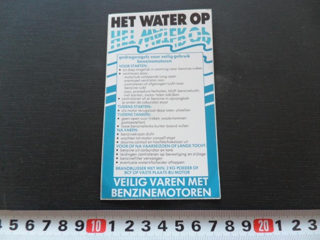 sticker het water op - veilig varen met benzinemotoren, Ophalen, Zo goed als nieuw