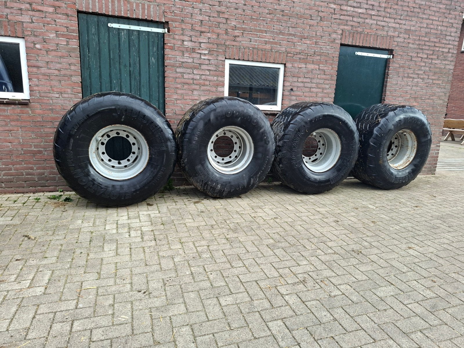 Vredestein 650/50R22.5 dumper/kieper/ladewagen/kipper banden, Ophalen