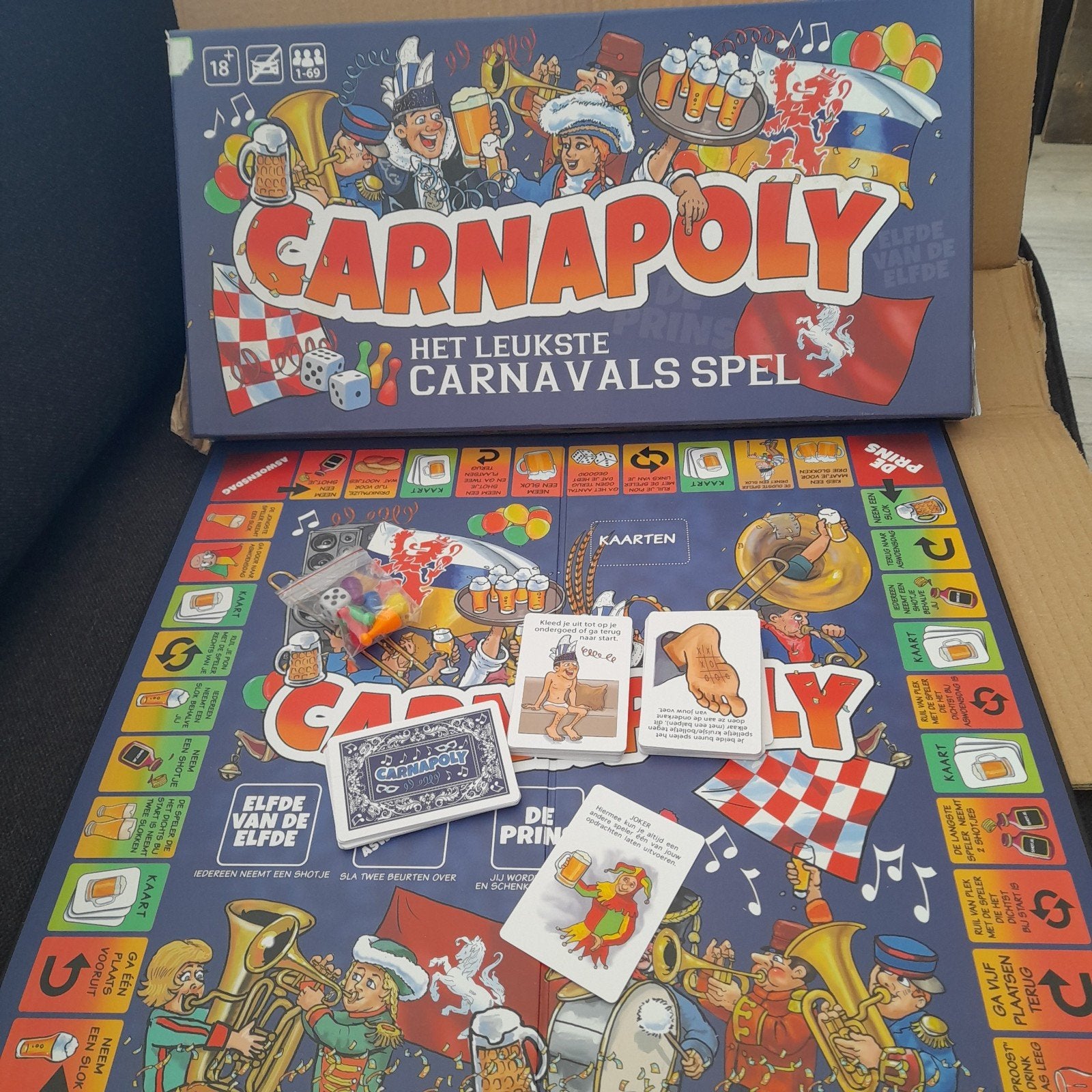 Carnapoly, het leukste  carnavals spel, Hobby en Vrije tijd, Gezelschapsspellen | Bordspellen, Vijf spelers of meer, Ophalen of Verzenden