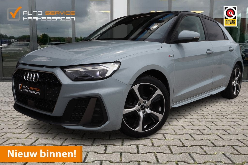 Audi A1 Sportback 25 TFSI S-Line | LED | Camera | 17 Inch |, Auto's, Audi, Stof, Zwart, Bedrijf, 3 cilinders
