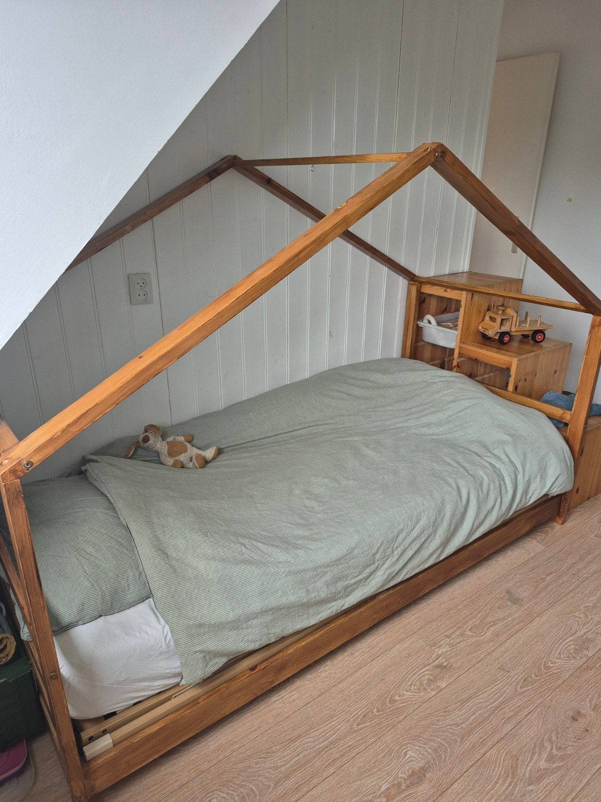 Bedhuisje, Ophalen, 90 cm, Eenpersoons, Bruin