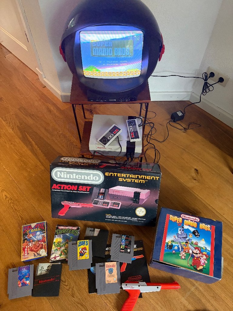 Nintendo NES set inc. Philips Discoverer TV, Ophalen, Gebruikt, Met 2 controllers, Met games