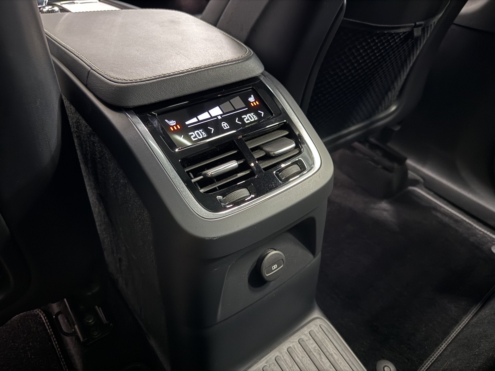 Foto 44 van Volvo XC90 T8 Recharge AWD R-Design PANO/B&W/TREKHAAK/360CAM