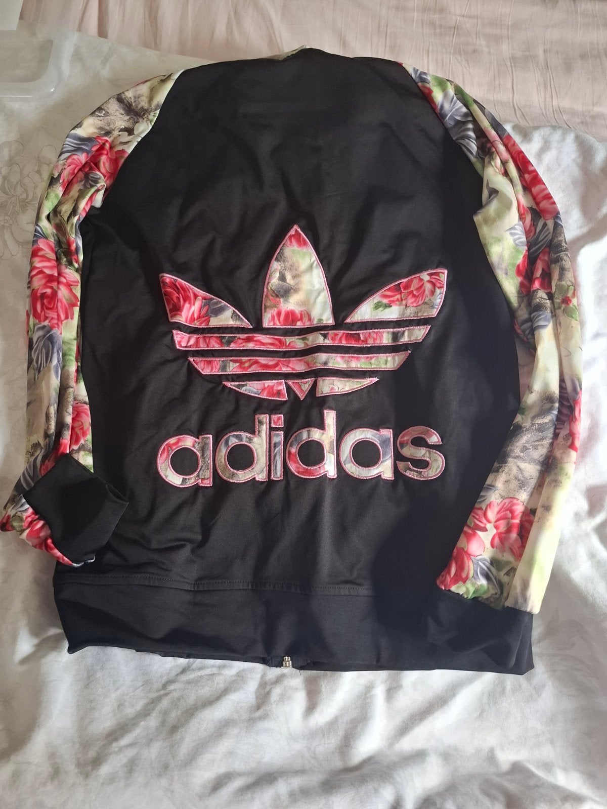 Adidas vestje met bloemenprint, XXL (valt kleiner), Kleding | Dames, Ophalen, Adidas, Zwart, Maat 42/44 (L)