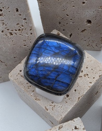 Echt zilveren ring met Labradoriet maat 20, 20 of groter, Nieuw, Ophalen of Verzenden, Dame