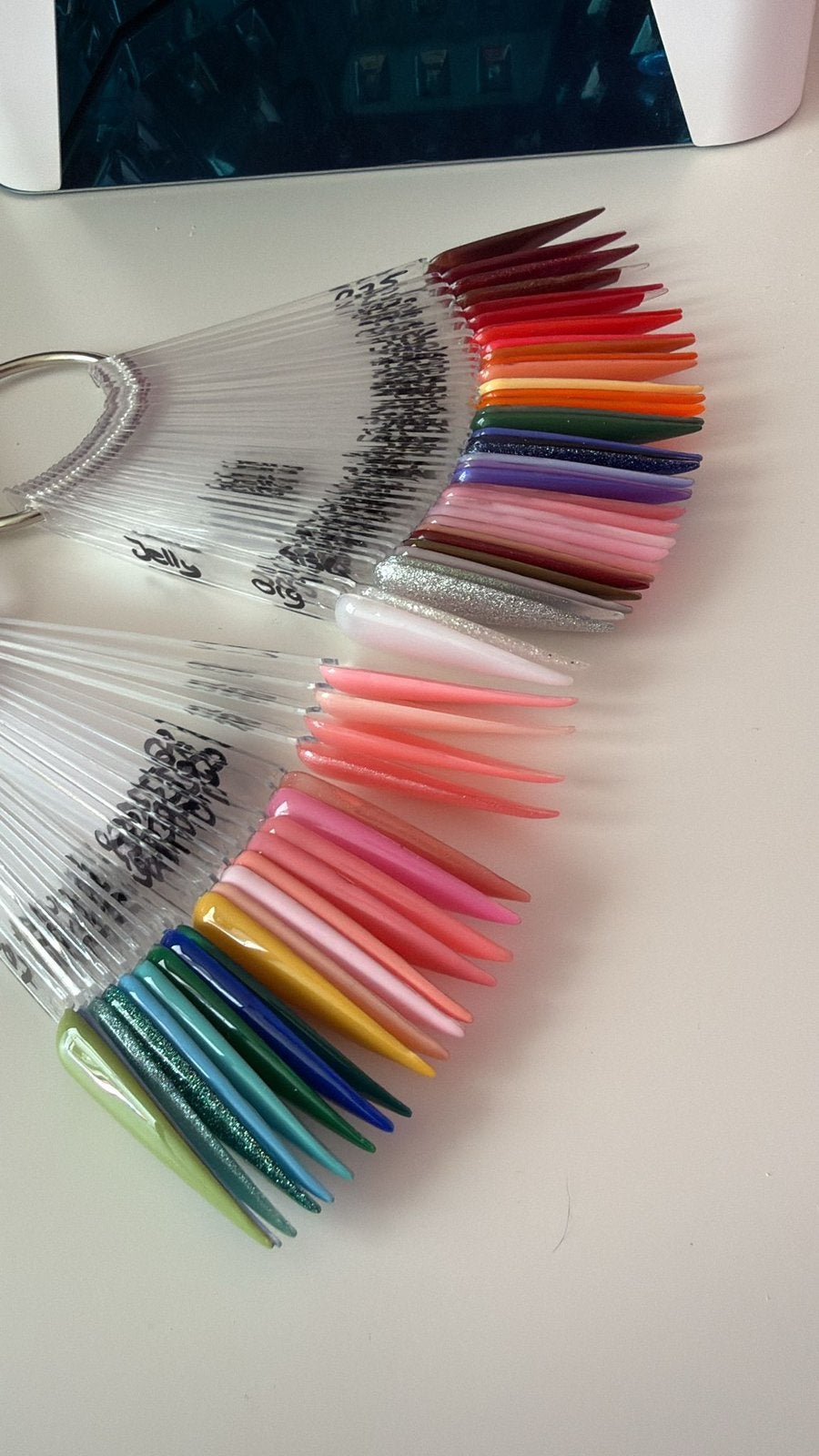 68 gellak en 16 BIAB. €5 per stuk, Ophalen, Zo goed als nieuw, Overige kleuren, Handen en Nagels