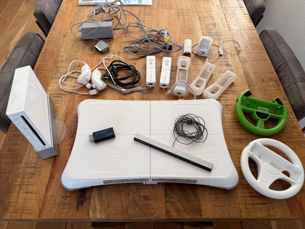 Nintendo Wii Complete set met 7 games & 2 Controllers, Ophalen, Gebruikt, Overige genres, 3 spelers of meer