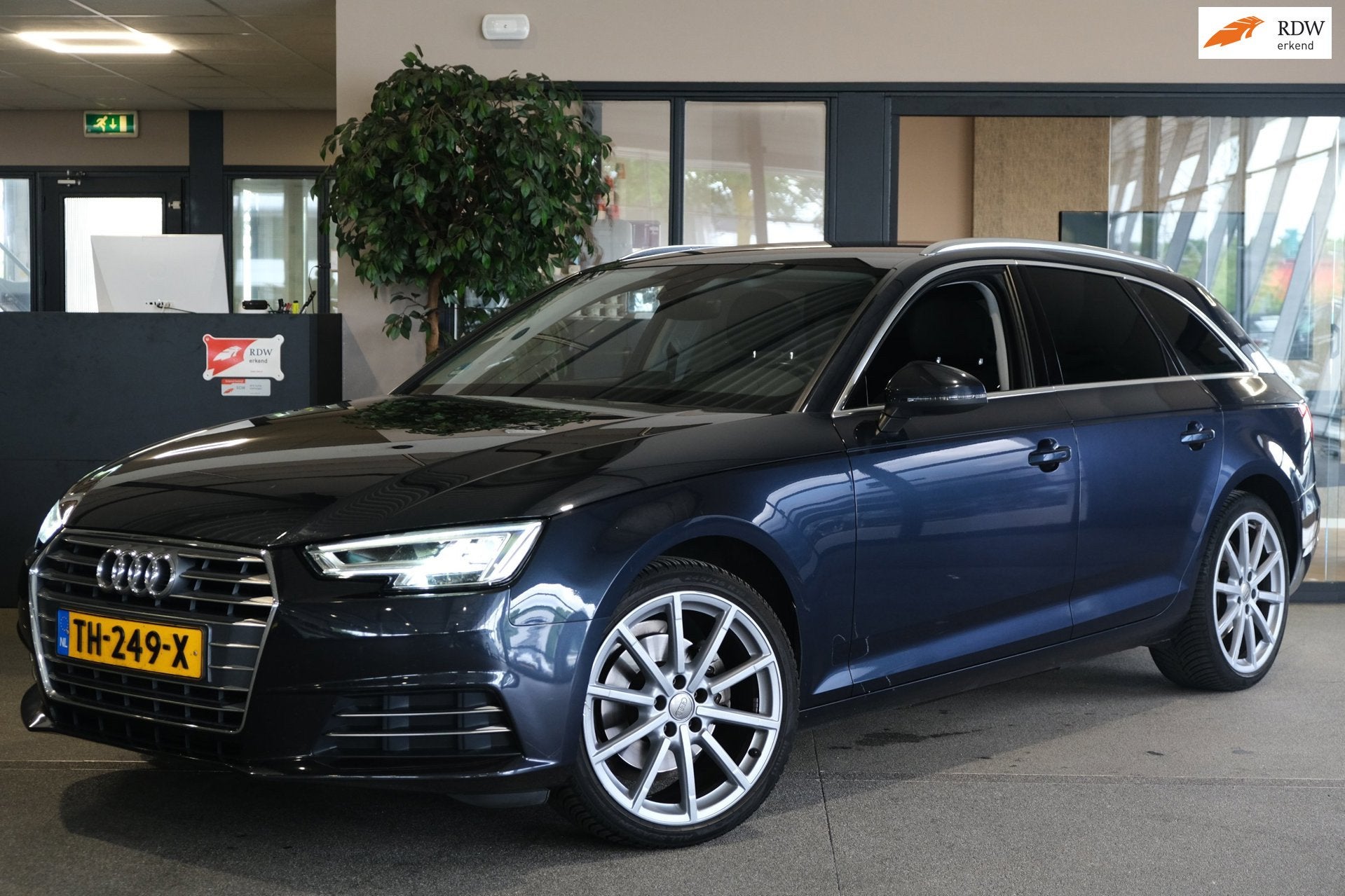 Audi A4 Avant 1.4 TFSI Sport S-Tronic Lease Edition Led Airc, Auto's, Gebruikt, 4 cilinders, 150 pk, Blauw