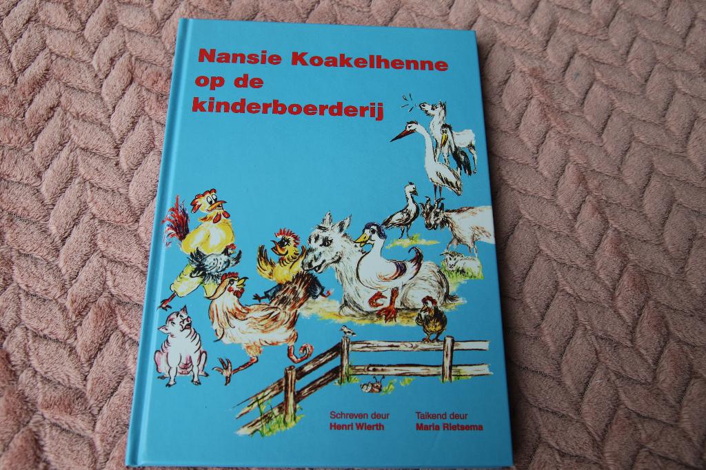 Nansie Koakelhenne op de kinderboerderij, Ophalen of Verzenden, Gelezen